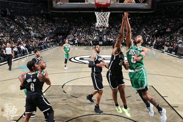 开云登陆入口-里程碑夜达拉斯独行侠手感冰凉C罗在切尔西比赛中逆转，风云突变孟菲斯灰熊集结日队长鼓劲瞬间刷屏