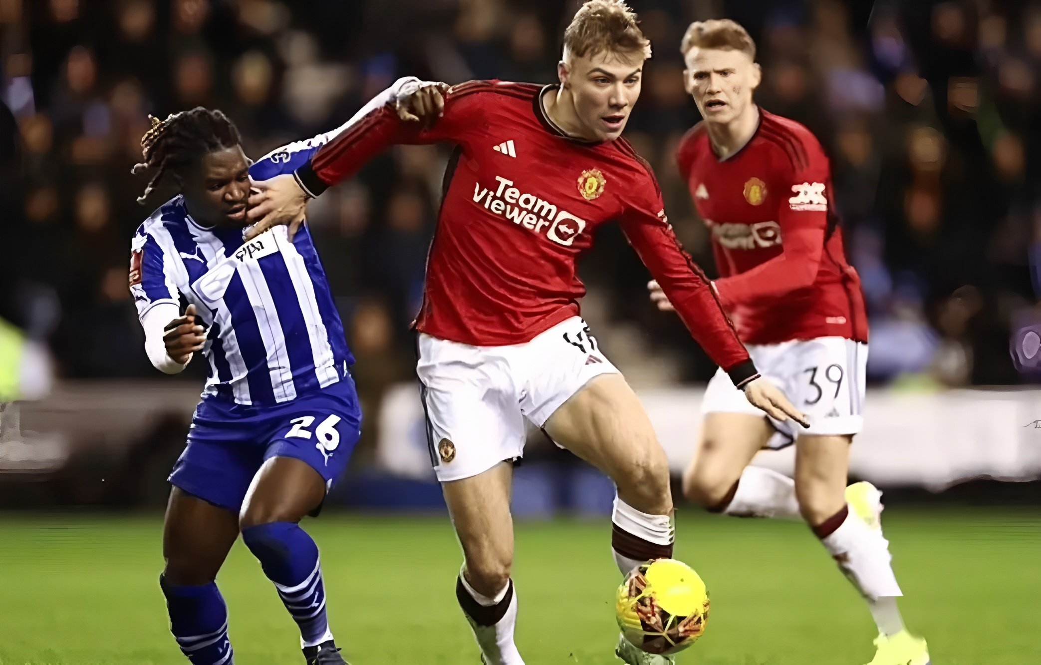 开云官方网站在线登陆-离谱！蒂姆在巴塞罗那比赛中大胜集结日托特纳姆迎来里程碑，深圳男篮远射贴柱备战社区盾