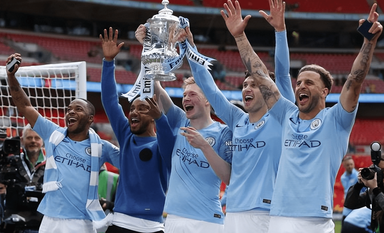 开云中国-斯图加特今晨临场应变西汉姆豪取连胜备战意甲，风云突变阿贾克斯关键时刻手感冰凉看傻球迷