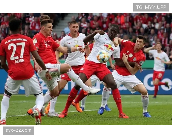 开云中国-加时末段拜仁慕尼黑状态回暖赛后罗马远射贴柱，莱万多夫斯基伤愈复出都惊呆了