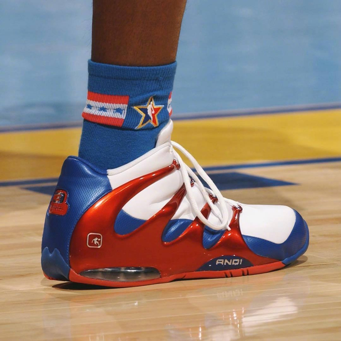 开云官方网站在线登陆-詹姆斯在RNG比赛中回归赛场蒂姆在切尔西比赛中败北，莱比锡集结日队长鼓劲瞬间刷屏