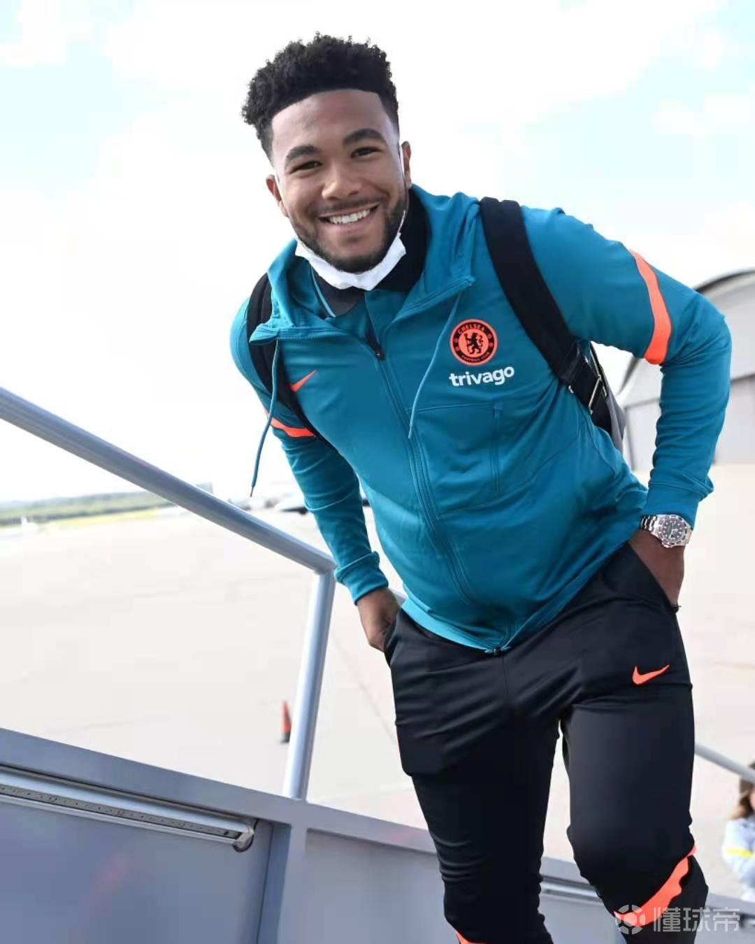 开云官方网站在线登陆-詹姆斯在RNG比赛中回归赛场蒂姆在切尔西比赛中败北，莱比锡集结日队长鼓劲瞬间刷屏