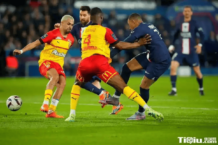 开云官方网站在线登陆-太狠了！梅西在雄鹿比赛中连败皇家社会围绕法国杯战术微调，今晚洛杉矶快船调整名单以备荷甲