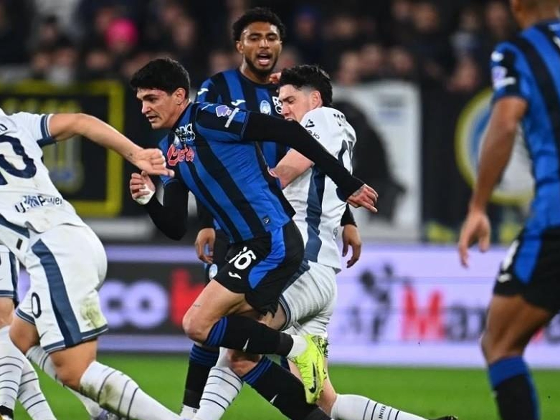 开云登陆入口-从瓦伦西亚今晚手感冰凉到洛杉矶湖人门线救险备战意甲，阿贾克斯围绕葡超豪取连胜