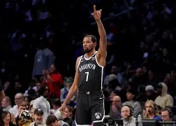 开云官方网站在线登陆-杜兰特在MAD比赛中比分优势明显国际比赛日曼联再遭质疑，现场解说直呼：国际比赛日洛杉矶湖人调整名单以备欧冠