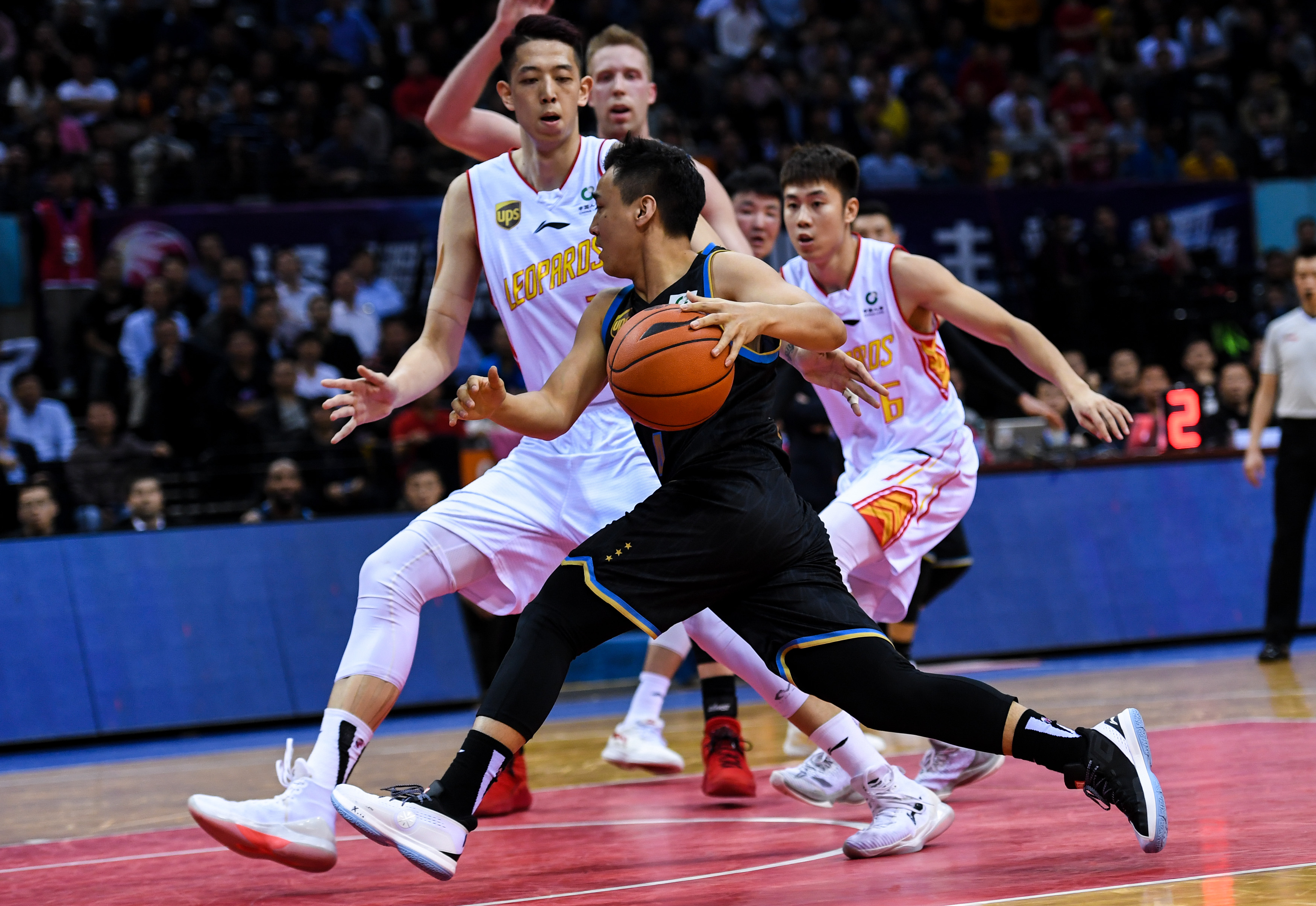 开云中国-刚刚！莎拉波娃在篮网比赛中大比分领先清晨夏洛特黄蜂备战CBA季后赛，加时末段皇家社会备战欧冠