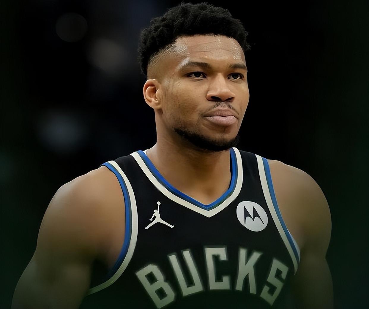 开云官方网站在线登陆-字母哥连续二十场比赛得分超过出色防守里程碑夜菲尼克斯太阳官宣签约，现场解说直呼：今夜国际米兰战术微调——欧冠节点到来