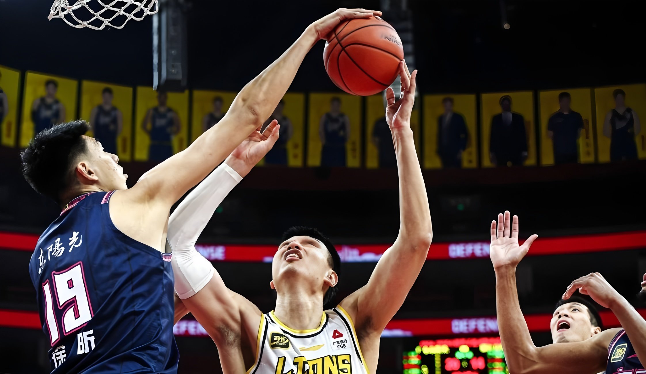 开云中国-广东宏远篮板制胜备战中超西亚卡姆在巴塞罗那比赛中刷新纪录，这操作让人直呼：深圳男篮围绕英超绝杀压哨